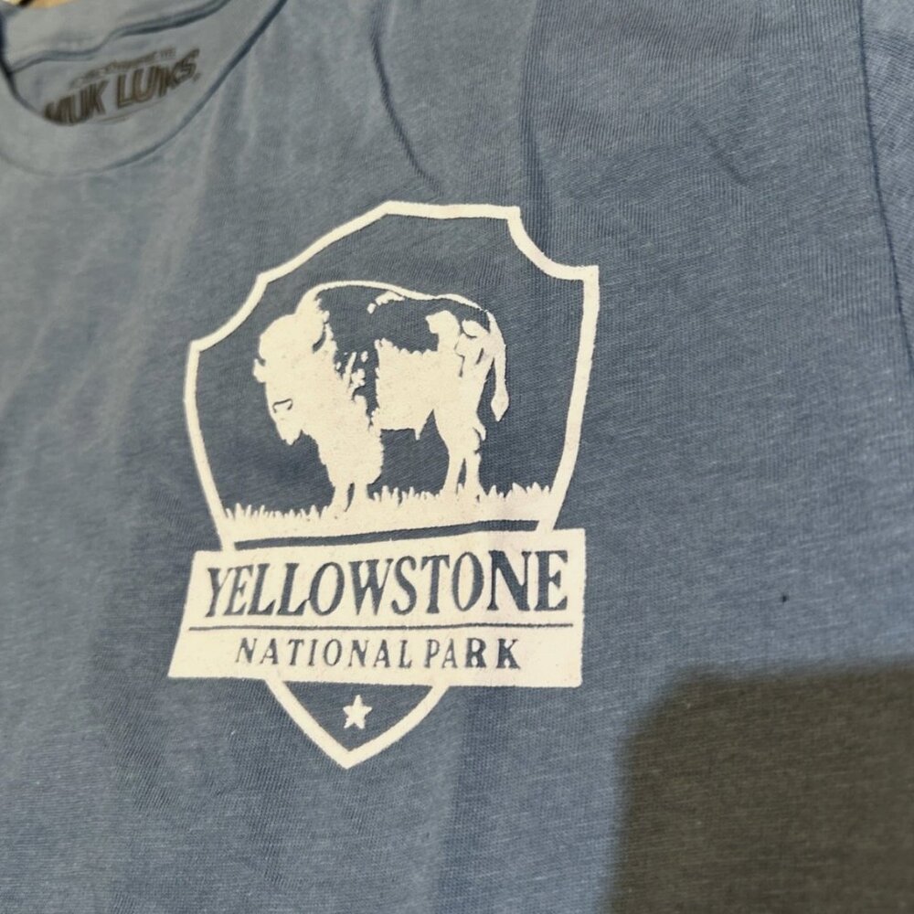 NEW LOT OF 4 GRAPHIC T SHIRTS MENS (SHORT SLEEVE) YELLOWSTONE /NATIONAL PARKS - Picture 3 of 11